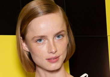 Probé este tratamiento reparador del cabello durante la noche y algo en mi cabello cambió.